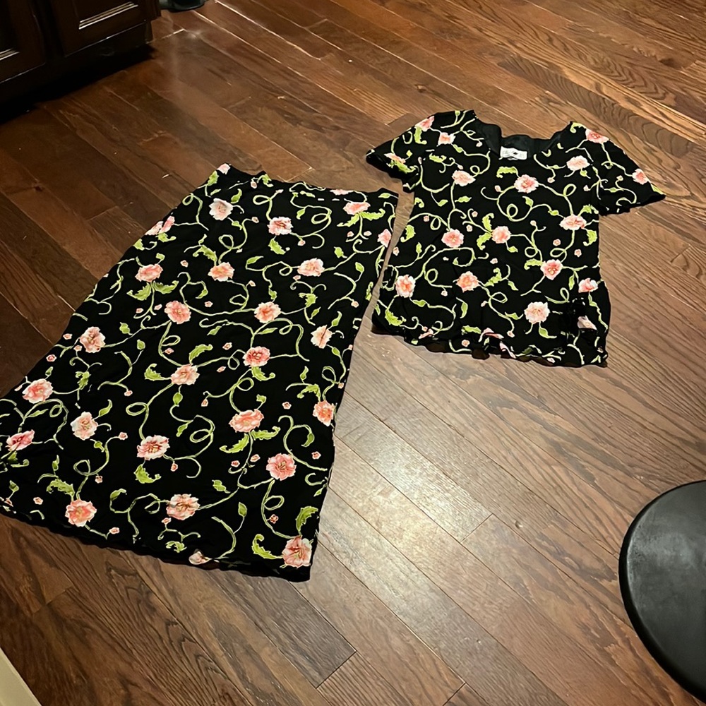 Skirts Set - image 1